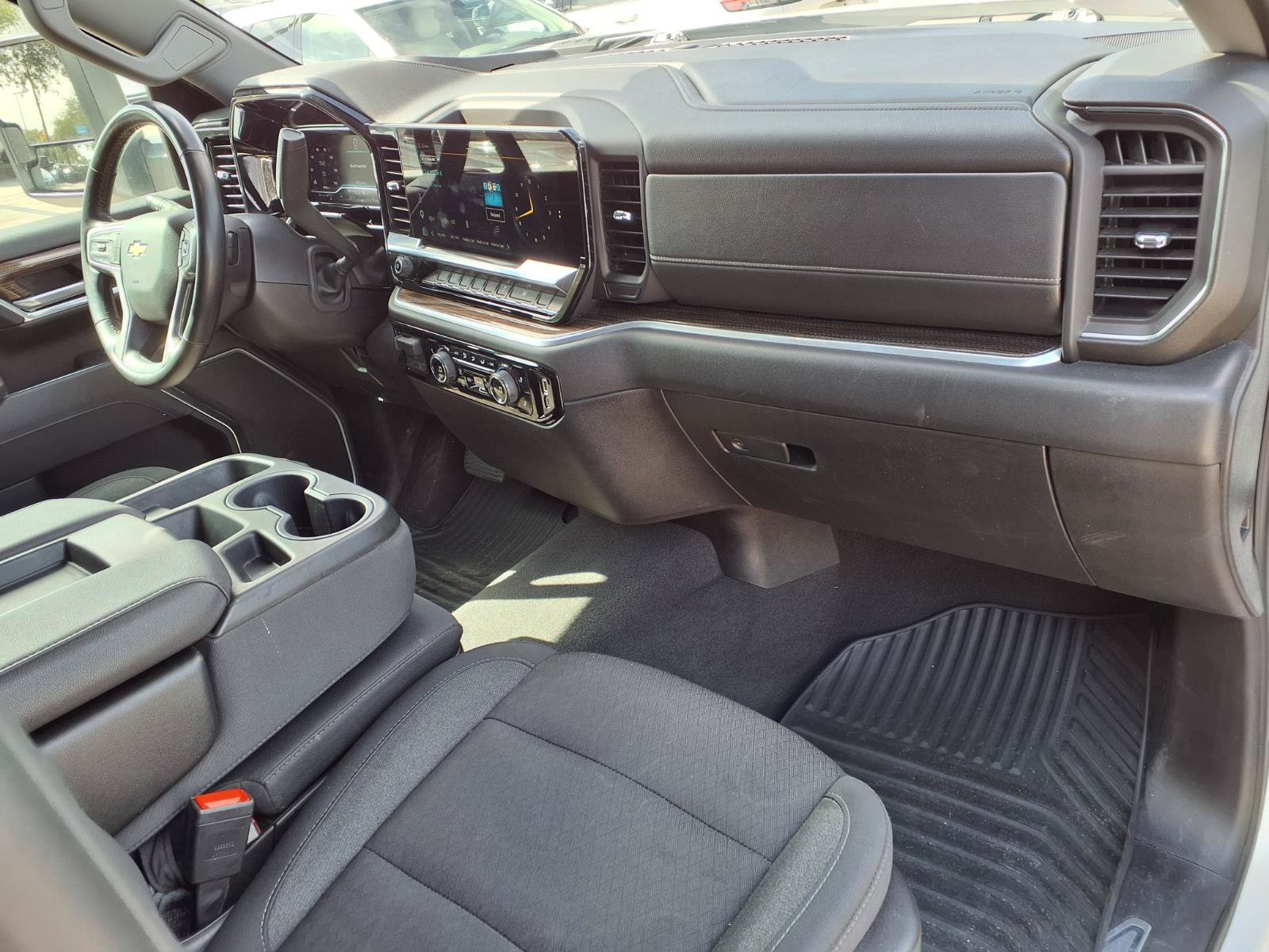 Used 2025 Chevrolet Silverado 2500 LT w/ Convenience Package AWD/4WD image 10