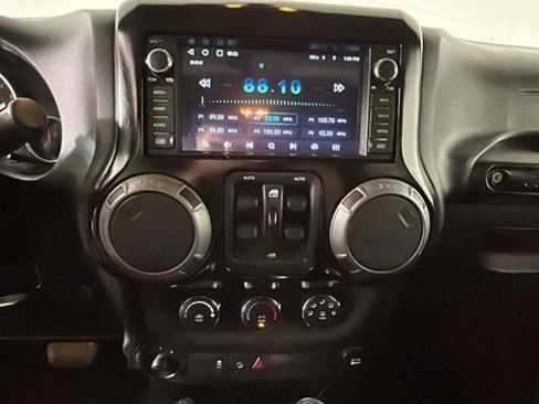 Used 2017 Jeep Wrangler Unlimited Sport w/ Quick Order Package 24S AWD/4WD image 24