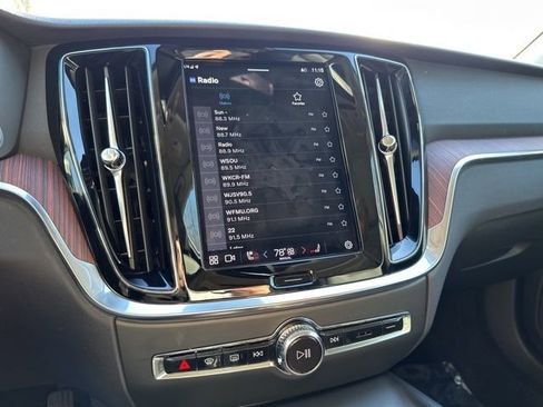 Certified 2025 Volvo V60 B5 Cross Country Plus image 22