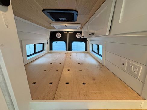 Used 2023 Mercedes-Benz Sprinter 2500 image 51