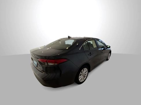 Used 2025 Toyota Corolla XLE image 8