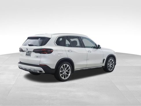 New 2026 BMW X5 xDrive40i w/ Executive Package image 5