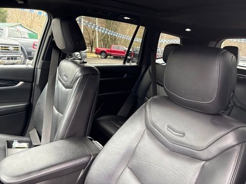 Used 2022 Cadillac XT6 Premium Luxury image 10