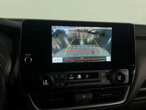 Used 2025 Toyota Grand Highlander AWD image 18