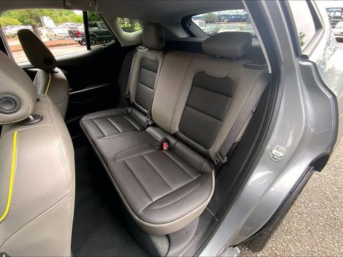 Used 2025 Chevrolet Trax ACTIV w/ Driver Confidence Package FWD image 21