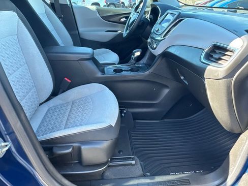 Used 2022 Chevrolet Equinox LS w/ LS Convenience Package image 14