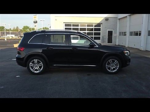 Used 2020 Mercedes-Benz GLB 250 4MATIC image 9