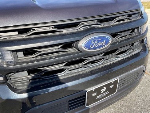 Used 2024 Ford Expedition XLT image 9