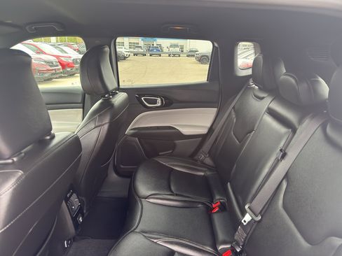 Used 2025 Jeep Compass Limited AWD/4WD image 29