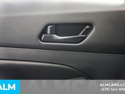 Used 2025 Nissan Altima 2.5 SV FWD image 50