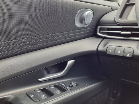 New 2026 Hyundai Elantra SE image 8