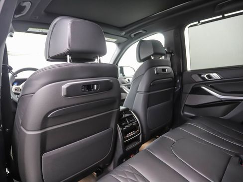 Used 2026 BMW X5 M60i image 21
