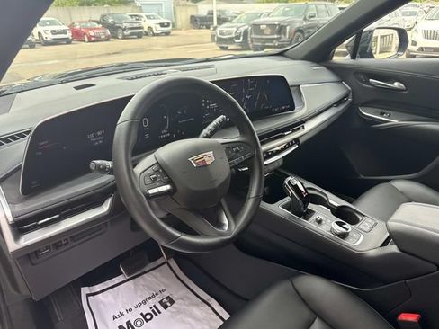 Used 2025 Cadillac XT4 Sport w/ Cold Weather Package FWD image 17