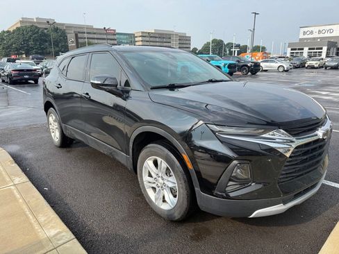 Used 2021 Chevrolet Blazer LT FWD image 2