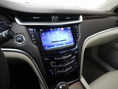 Used 2014 Cadillac XTS Premium image 17