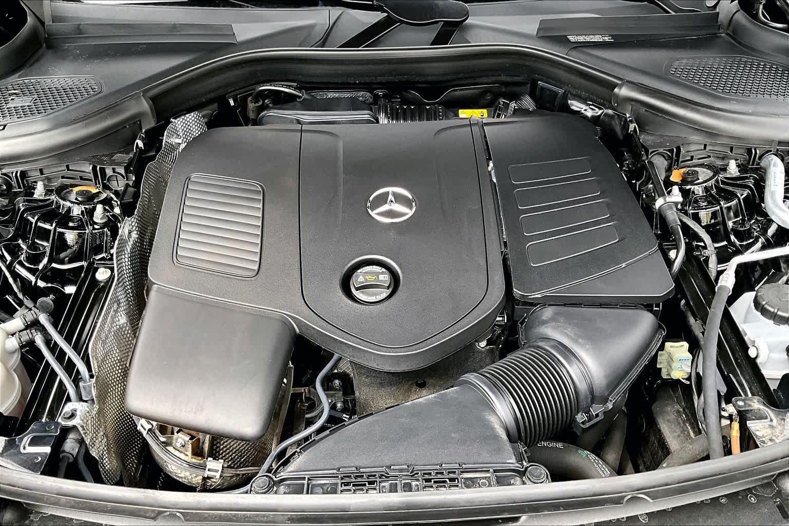 Used 2024 Mercedes-Benz GLC 300 4MATIC image 30