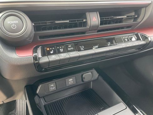 Used 2026 Toyota Prius Plug-In Hybrid image 25