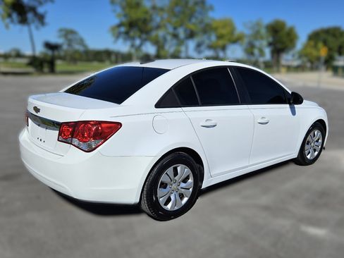 Used 2016 Chevrolet Cruze LS image 5