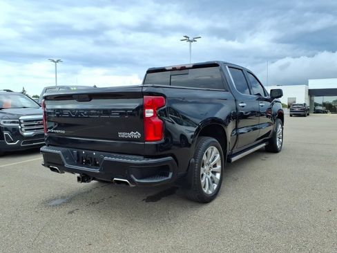 Used 2021 Chevrolet Silverado 1500 High Country w/ Technology Package AWD/4WD image 4