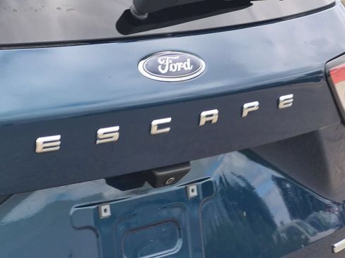 Used 2020 Ford Escape SE FWD image 13