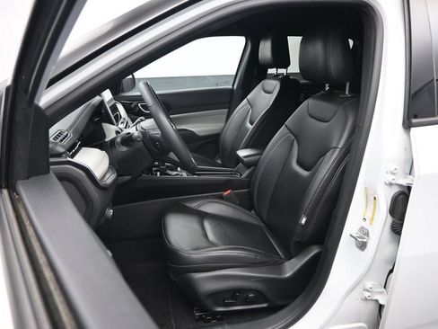 Used 2025 Jeep Compass Limited AWD/4WD image 21