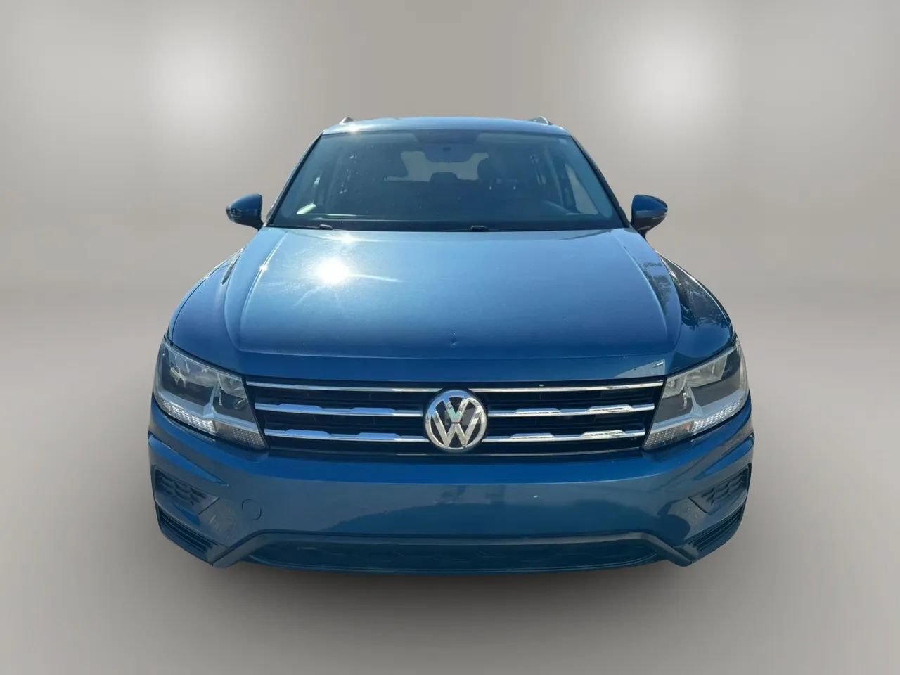 Used 2019 Volkswagen Tiguan S w/ Driver Assistance Package FWD image 3