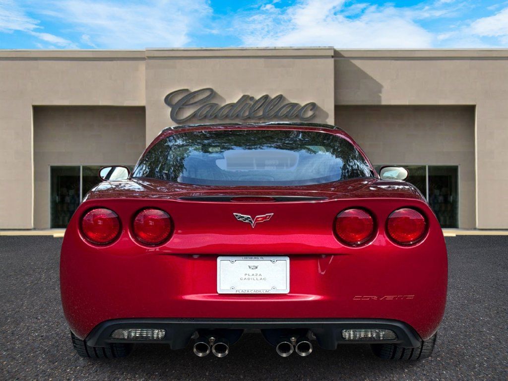 Used 2005 Chevrolet Corvette Coupe w/ Preferred Equipment Group RWD image 4