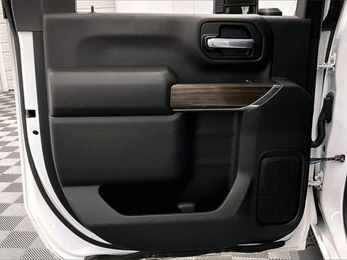 Used 2020 Chevrolet Silverado 2500 LT w/ Convenience Package image 19