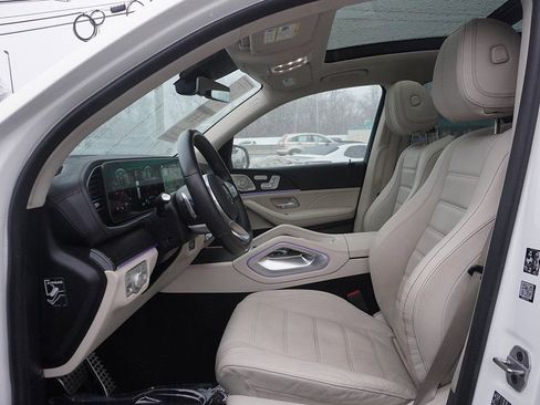 Used 2021 Mercedes-Benz GLS 580 4MATIC w/ Exclusive Trim Package image 29