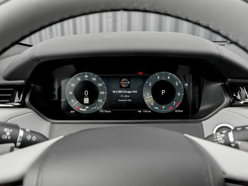 Used 2026 Land Rover Range Rover Velar Dynamic SE image 12