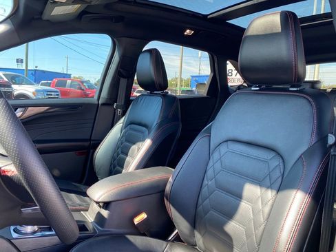 Used 2024 Ford Escape ST-Line Elite w/ Premium Technology Package image 12