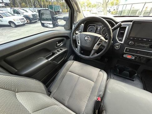 Used 2016 Nissan Titan S image 9