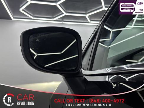 Used 2023 Chrysler Pacifica Touring-L FWD image 64