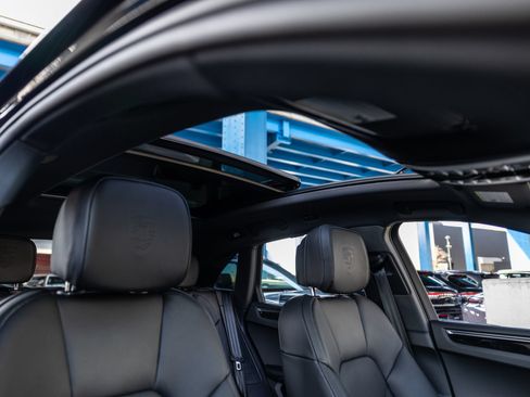 Certified 2026 Porsche Macan AWD/4WD image 52