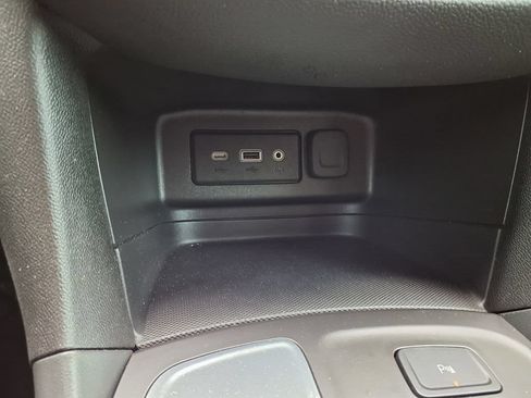 Used 2024 Chevrolet Equinox LT FWD image 29