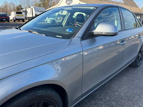 Used 2009 Audi A4 2.0T Premium image 10