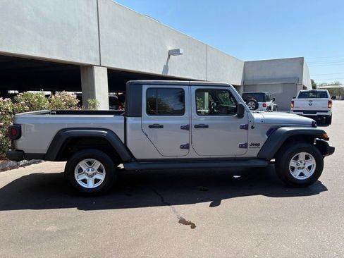 Used 2020 Jeep Gladiator Sport w/ Quick Order Package 24S AWD/4WD image 3