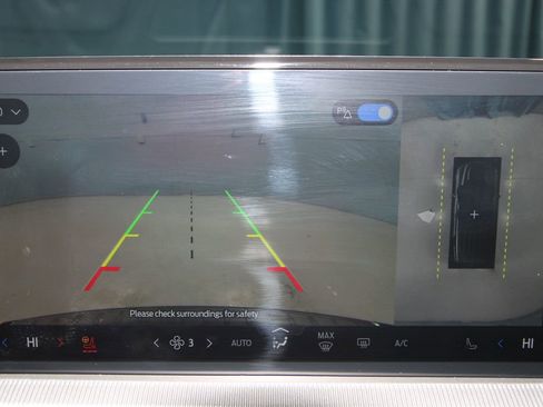 Used 2025 Ford Explorer ST-Line w/ ST-Line Street Pack image 13