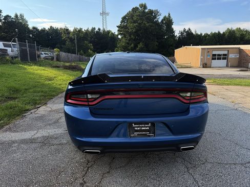 Used 2021 Dodge Charger SXT w/ Blacktop Package RWD image 4