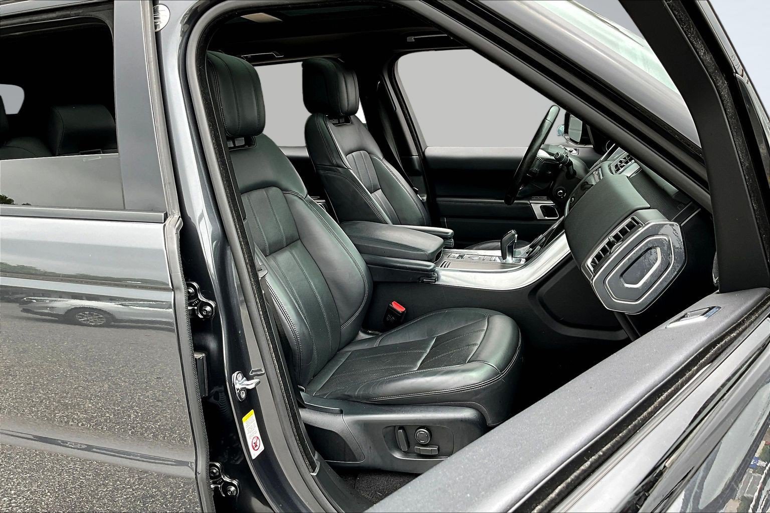 Used 2019 Land Rover Range Rover Sport HSE AWD/4WD image 26