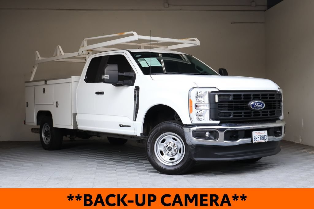 Used 2023 Ford F350 XL w/ Snow Plow/Camper Package AWD/4WD image 2
