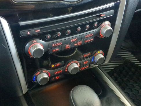 Used 2020 Nissan Pathfinder SV image 14