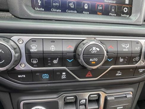 Used 2021 Jeep Wrangler Unlimited Sahara w/ Cold Weather Group AWD/4WD image 12