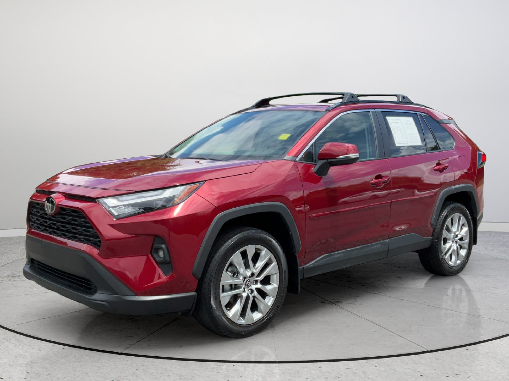 Used 2025 Toyota RAV4 XLE Premium FWD image 4
