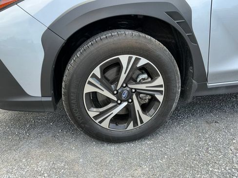 Used 2025 Subaru Crosstrek 2.5i Premium AWD/4WD image 8