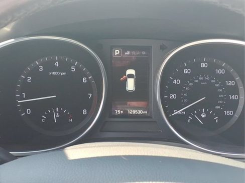 Used 2017 Hyundai Santa Fe Limited FWD image 13