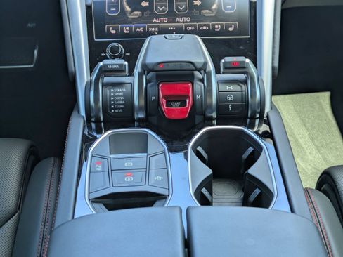 Used 2021 Lamborghini Urus AWD/4WD image 20