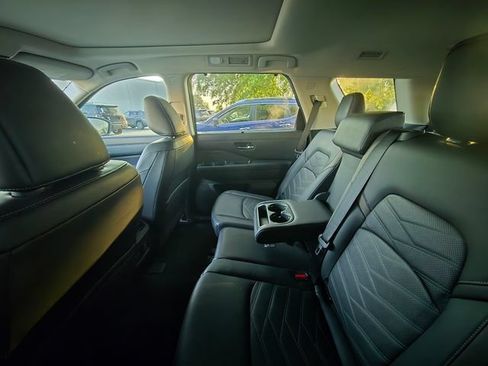 Certified 2025 Nissan Pathfinder Platinum w/ Cargo Package FWD image 7