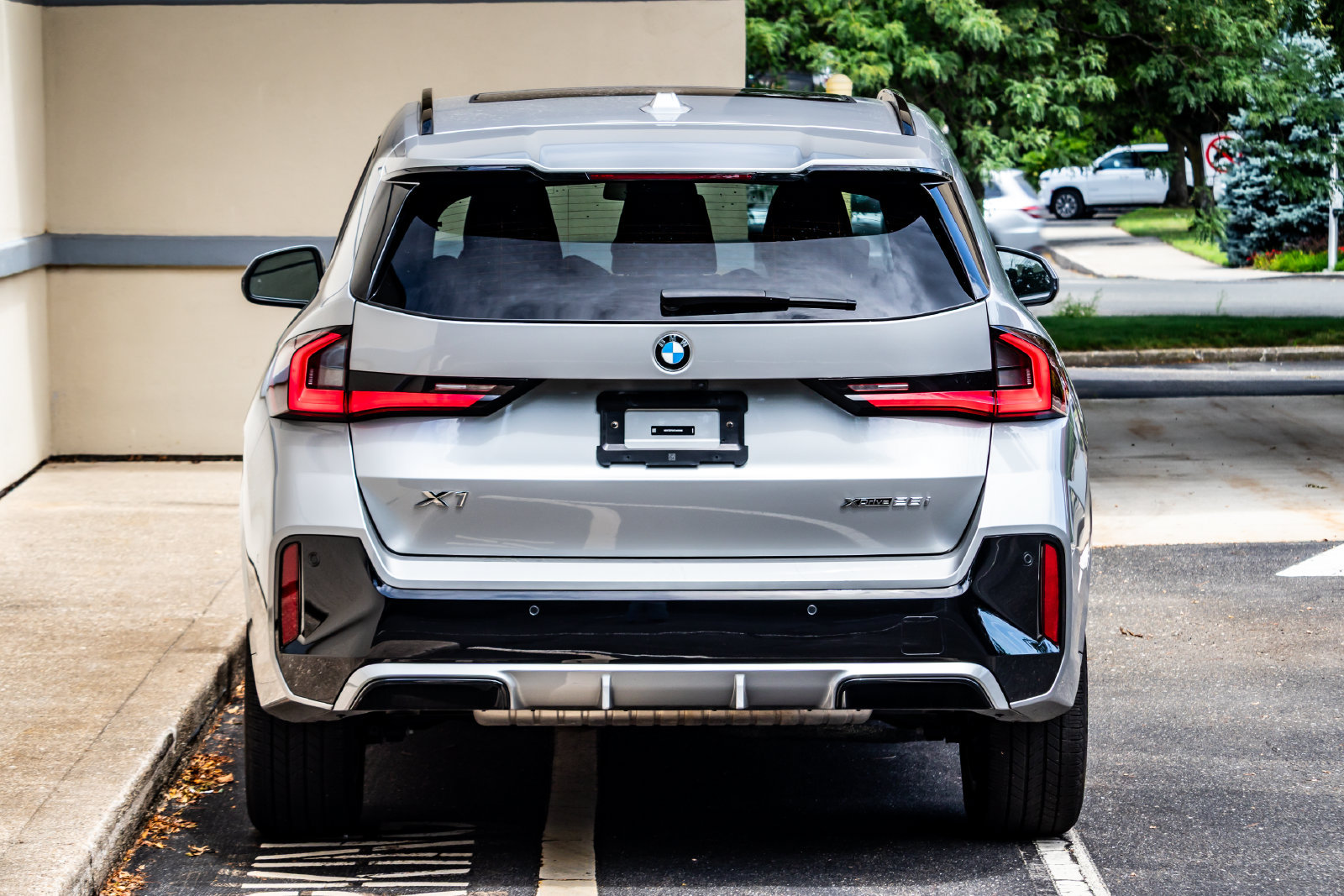 Used 2026 BMW X1 xDrive28i AWD/4WD image 6