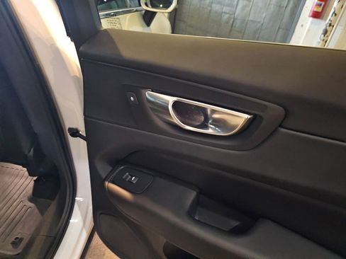 Certified 2023 Volvo XC60 B5 Plus w/ Climate Package AWD/4WD image 10